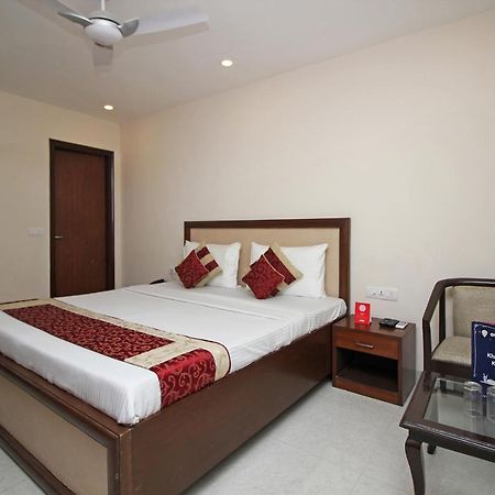 Oyo Hotel Blu Pebbles Near Delhi Airport 뉴델리 외부 사진