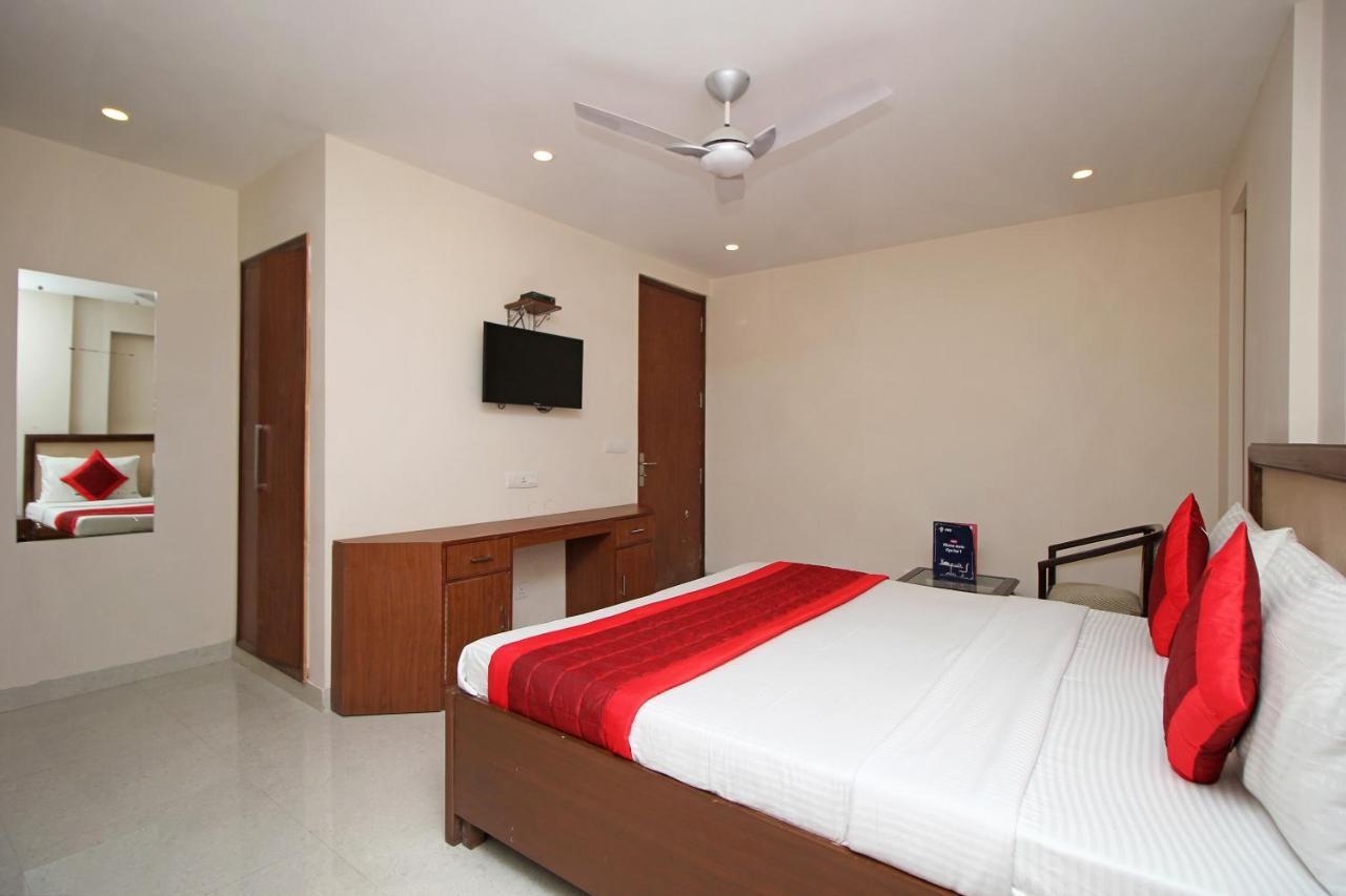 Oyo Hotel Blu Pebbles Near Delhi Airport 뉴델리 외부 사진
