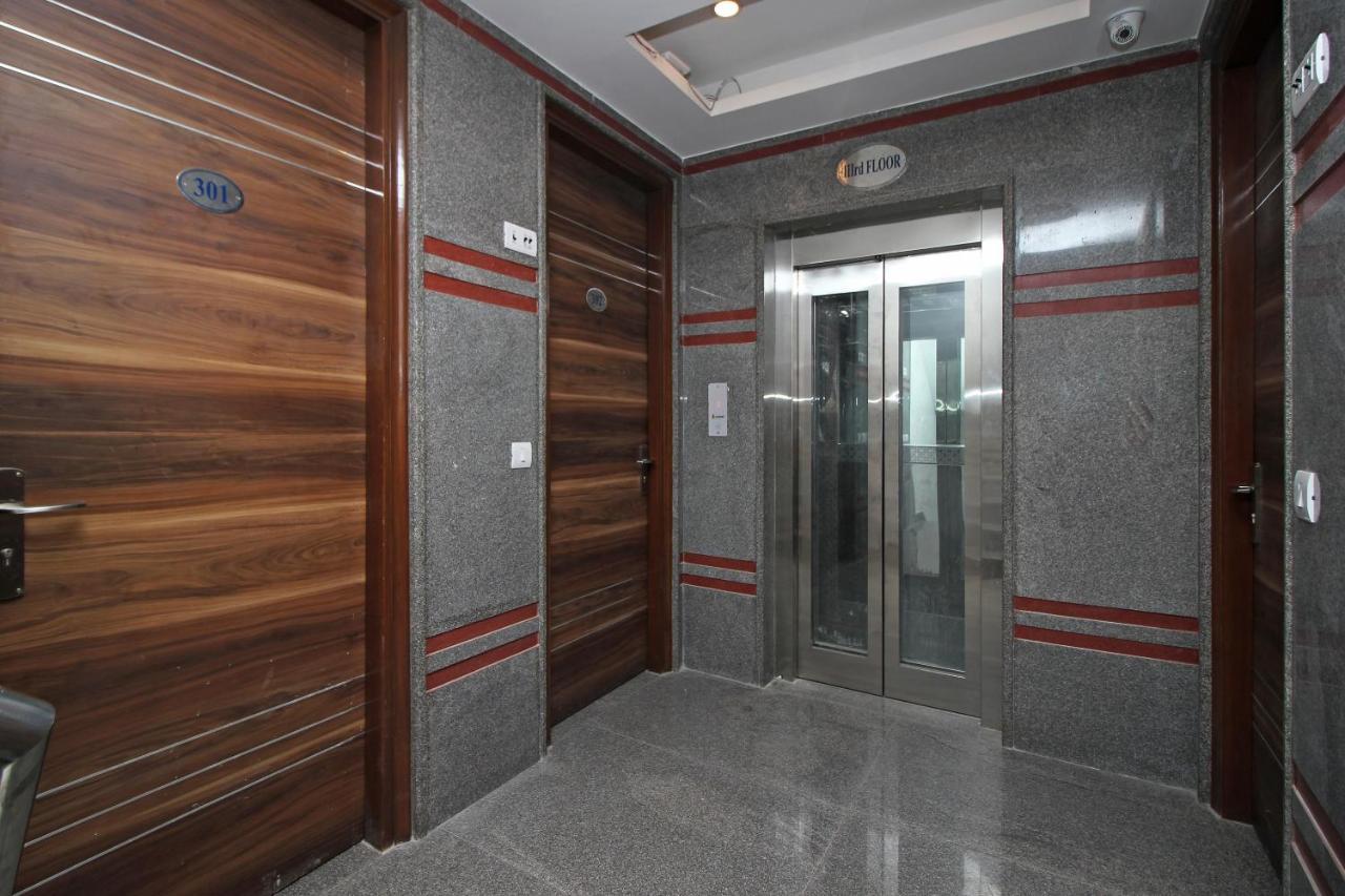 Oyo Hotel Blu Pebbles Near Delhi Airport 뉴델리 외부 사진