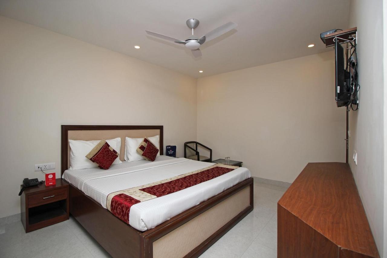 Oyo Hotel Blu Pebbles Near Delhi Airport 뉴델리 외부 사진