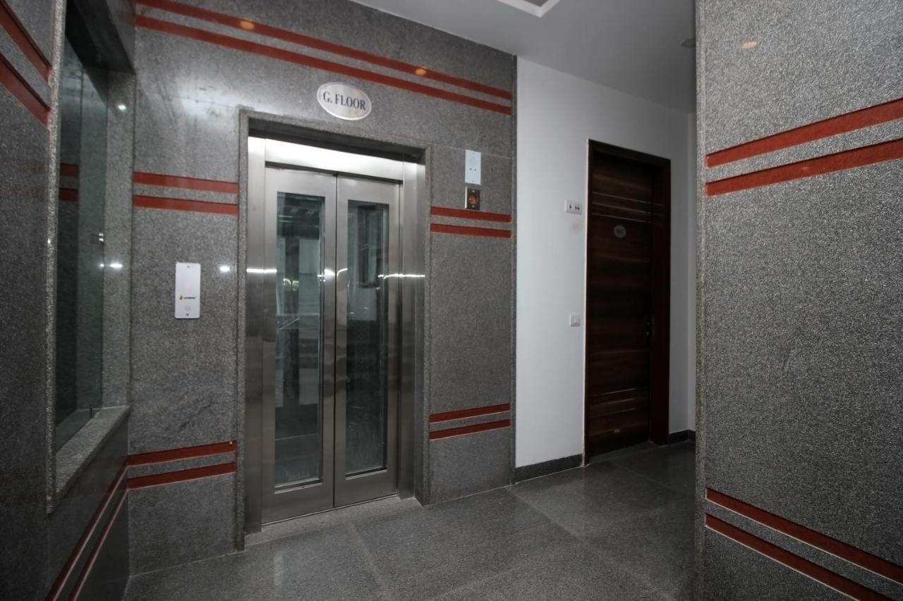 Oyo Hotel Blu Pebbles Near Delhi Airport 뉴델리 외부 사진